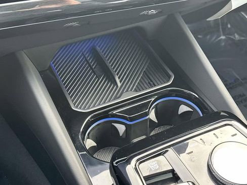 Used 2026 BMW 550e xDrive w/ Premium Package image 34