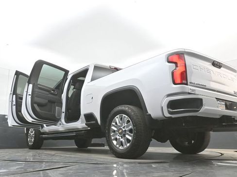 Used 2025 Chevrolet Silverado 2500 High Country w/ Technology Package AWD/4WD image 55