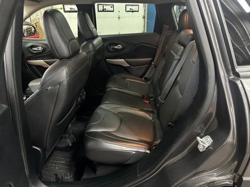 Used 2018 Jeep Cherokee High Altitude w/ Luxury Group image 29