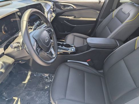 Used 2025 Chevrolet Trax ACTIV w/ Driver Confidence Package FWD image 17