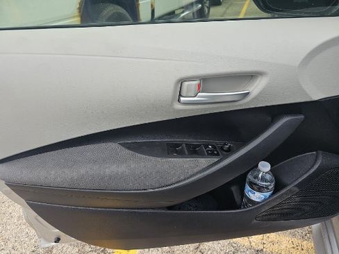 Used 2020 Toyota Corolla LE FWD image 16