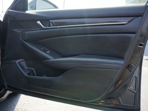 Used 2020 Honda Accord EX image 11