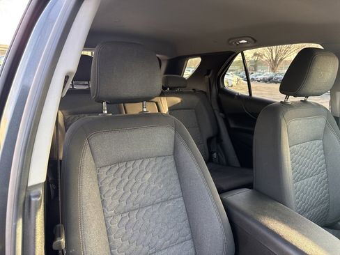 Used 2018 Chevrolet Equinox LT image 30