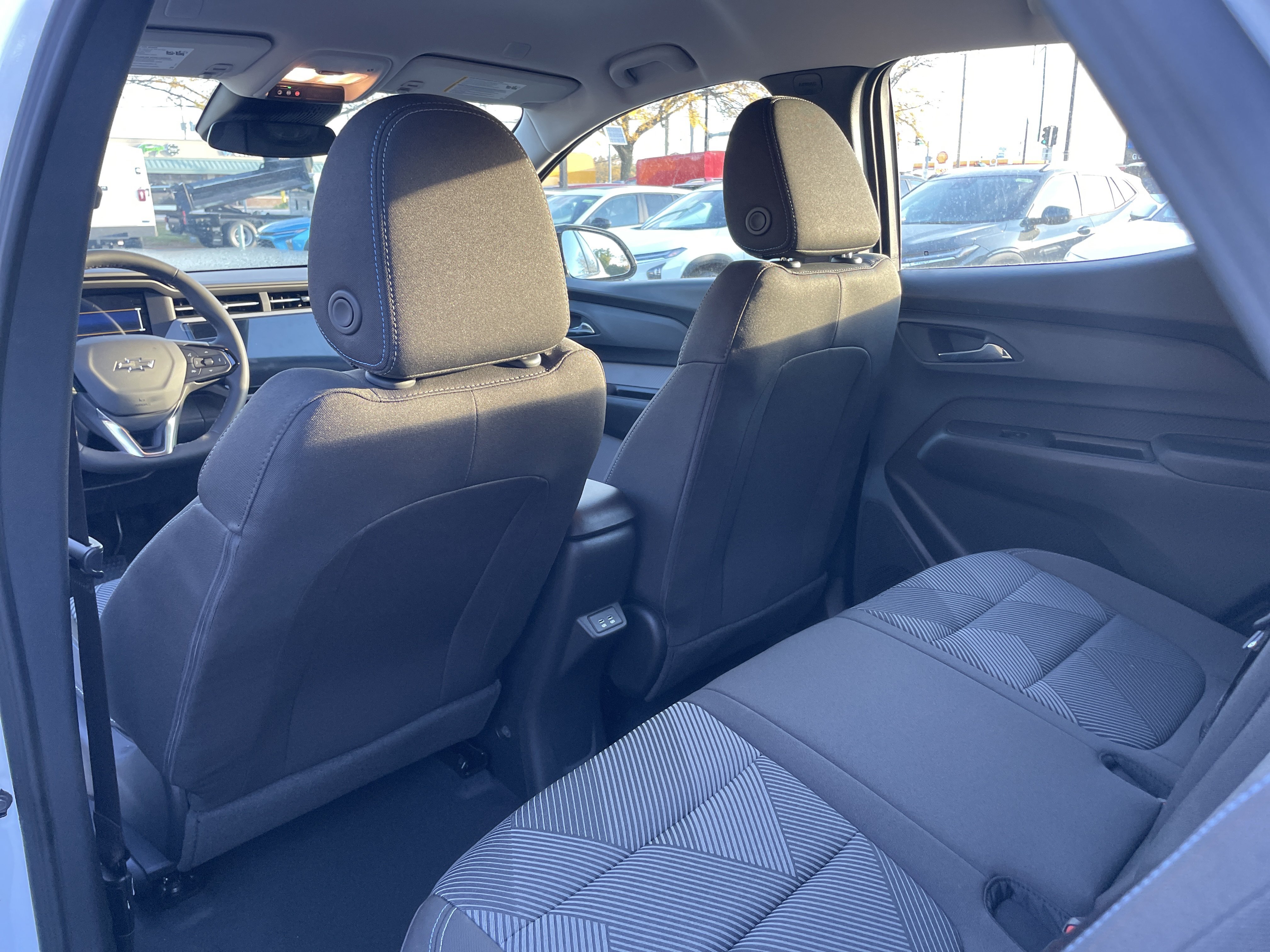 New 2027 Chevrolet Bolt LT w/ Comfort Package FWD image 26