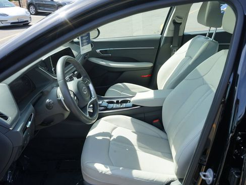 Used 2023 Hyundai Sonata Limited w/ Cargo Package FWD image 15