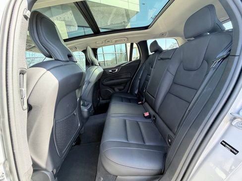 Used 2025 Volvo V60 B5 Cross Country Plus image 26
