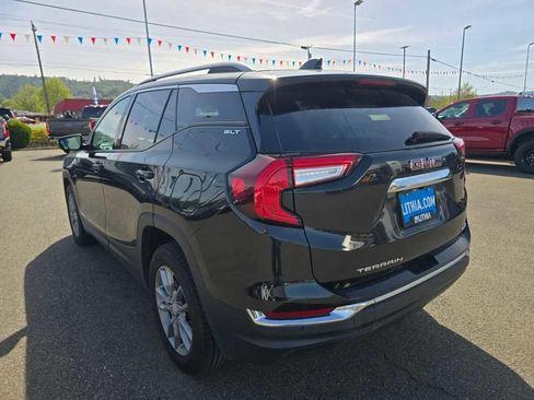 Used 2022 GMC Terrain SLT image 2