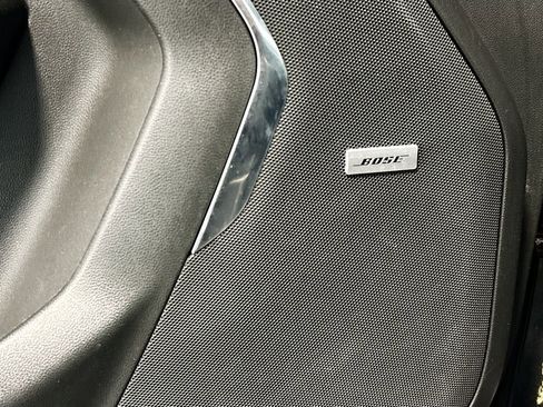 Used 2023 GMC Yukon XL SLT image 15