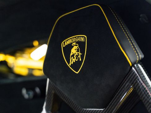 Used 2022 Lamborghini Huracan STO image 96