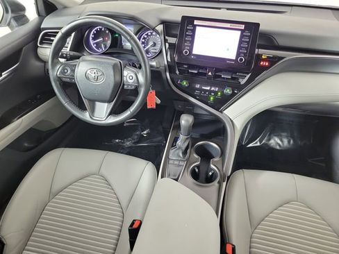 Used 2024 Toyota Camry SE image 15