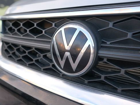 Used 2022 Volkswagen Taos S image 43