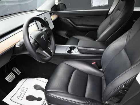 Used 2022 Tesla Model Y Performance AWD/4WD image 23