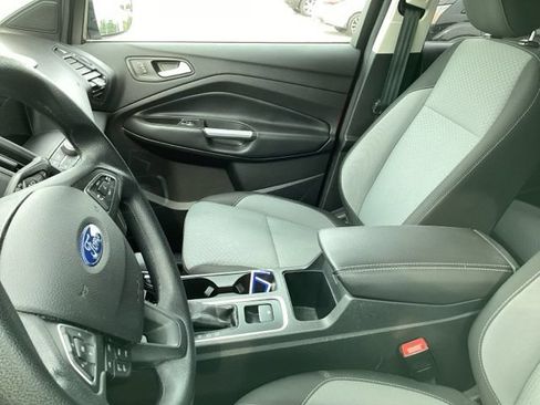Used 2019 Ford Escape SE FWD image 17