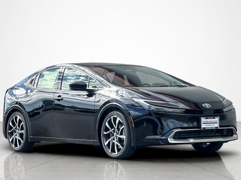 New 2026 Toyota Prius Plug-In Hybrid FWD image 7