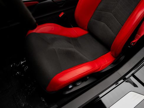 Used 2025 Chevrolet Corvette Z06 RWD image 37