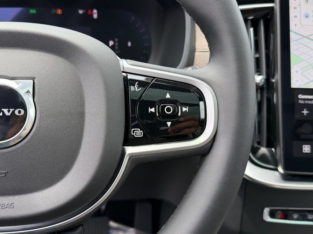 Certified 2026 Volvo XC90 B6 Plus AWD/4WD image 19