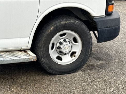 Used 2011 Chevrolet Express 2500 LS image 5