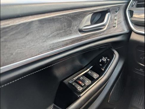 Used 2023 Jeep Grand Cherokee L Overland w/ Advanced Protech Group III image 30