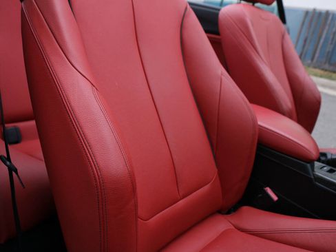 Used 2016 BMW M235i Convertible image 23