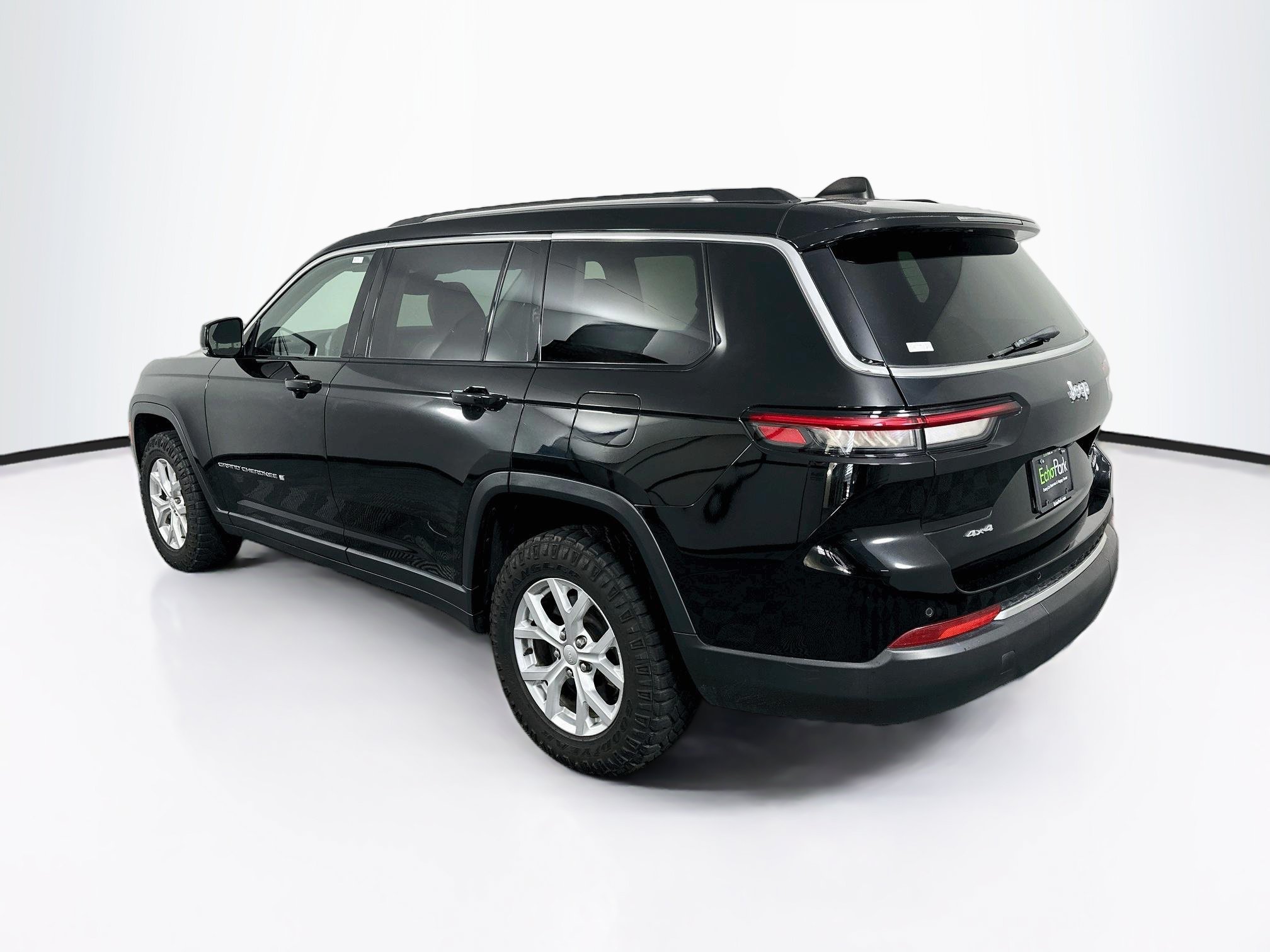 Used 2023 Jeep Grand Cherokee L Limited AWD/4WD image 5
