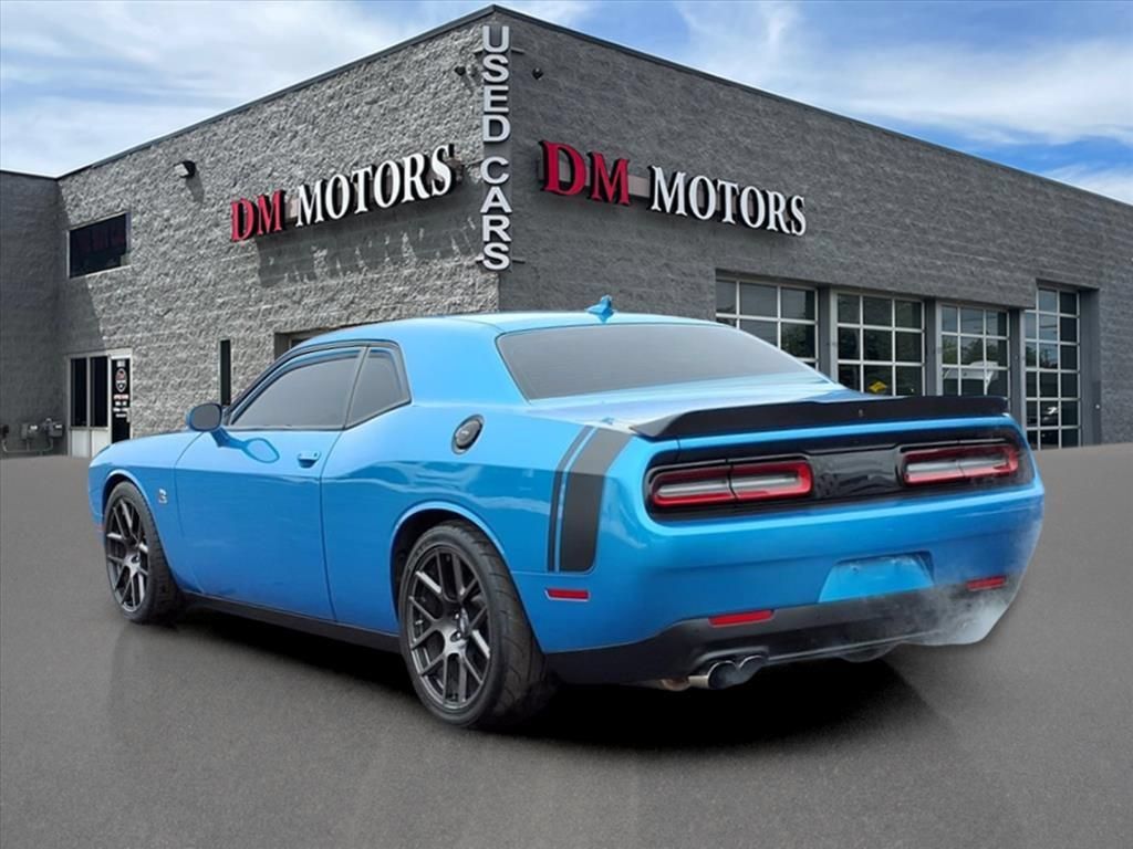 Used 2016 Dodge Challenger R/T Scat Pack w/ Leather Interior Group RWD image 3