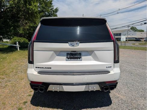 Used 2023 Cadillac Escalade V w/ LPO, ONYX Package AWD/4WD image 6
