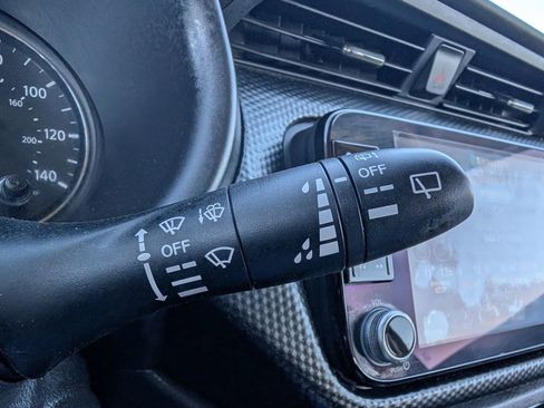 Used 2022 Nissan Kicks SV image 33