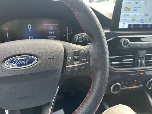 Used 2025 Ford Escape ST-Line image 19