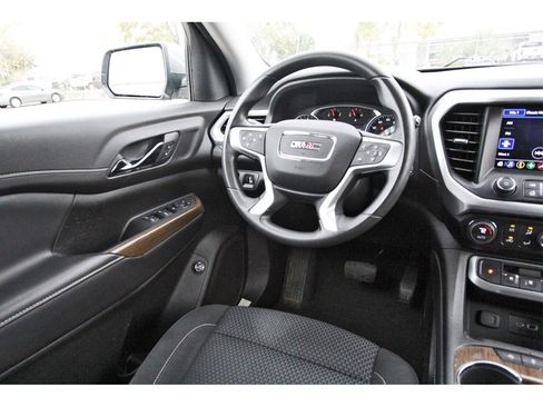 Used 2023 GMC Acadia SLE w/ Driver Convenience Package image 8