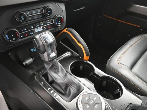 Used 2022 Ford Bronco Badlands AWD/4WD image 9