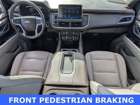 Used 2022 Chevrolet Suburban LT w/ Luxury Package image 8
