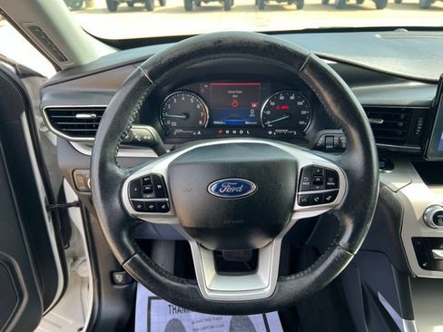 Used 2023 Ford Explorer XLT w/ Equipment Group 202A AWD/4WD image 28