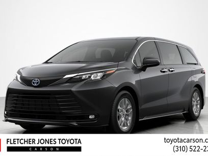 New 2025 Toyota Sienna XLE