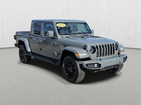 Used 2023 Jeep Gladiator Overland image 3