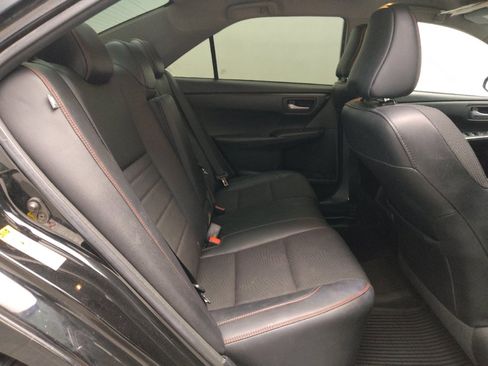 Used 2017 Toyota Camry SE image 19