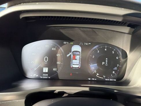 Used 2021 Volvo XC40 T5 R-Design w/ Advanced Package AWD/4WD image 12