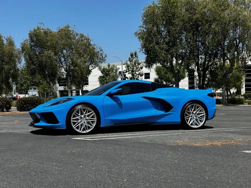 Used 2022 Chevrolet Corvette Stingray Premium Conv w/ Z51 Performance Package RWD image 4