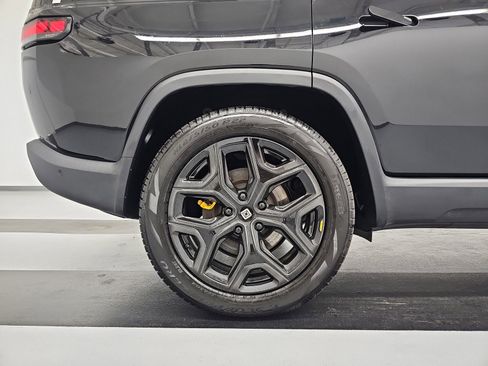 Used 2023 Rivian R1S Adventure image 12