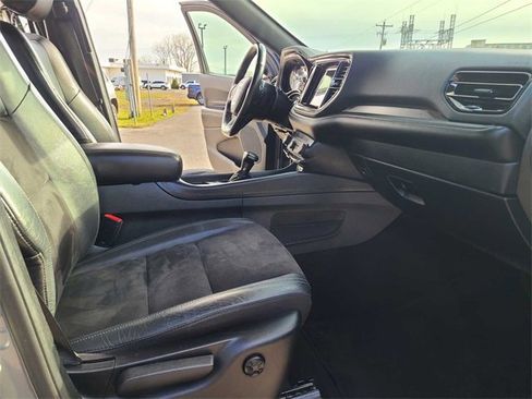 Used 2022 Dodge Durango GT image 17