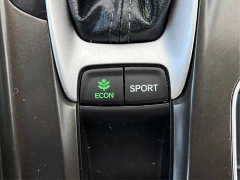 Used 2018 Honda Accord Sport image 44