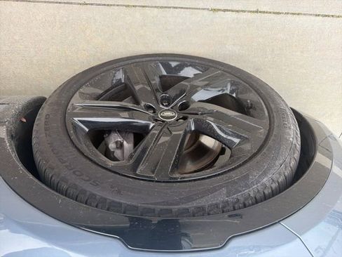 Used 2021 Land Rover Discovery HSE R-Dynamic AWD/4WD image 6