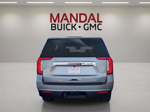 Used 2024 GMC Yukon SLT w/ SLT Luxury Package image 7