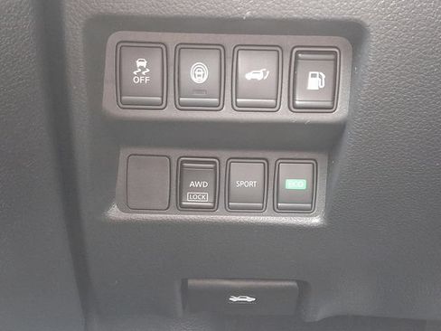 Used 2020 Nissan Rogue SV AWD/4WD image 24