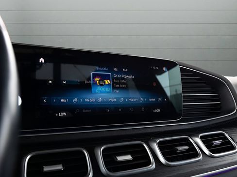 Used 2023 Mercedes-Benz GLS 450 4MATIC image 21