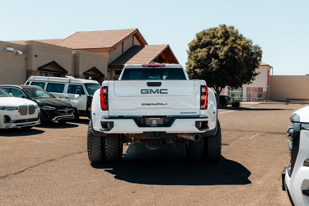 Used 2026 GMC Sierra 3500 Denali Ultimate w/ LPO, Black Badging Package AWD/4WD image 6