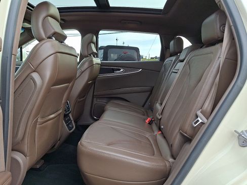 Used 2016 Lincoln MKX Reserve w/ Technology Package image 10