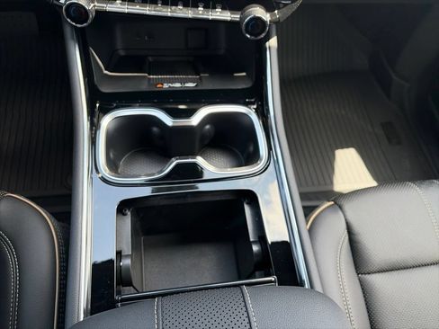 New 2026 Chevrolet Traverse High Country w/ LPO, Floor Liner Package FWD image 23