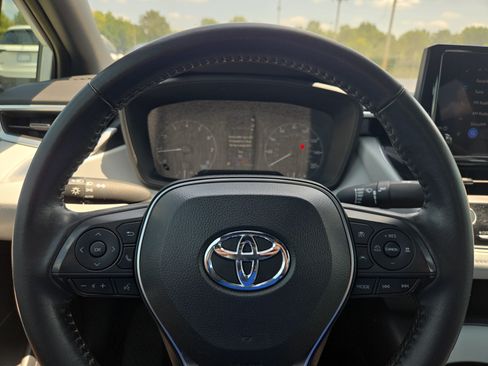 Used 2023 Toyota Corolla SE w/ Carpet Mat Package (TMS) FWD image 10