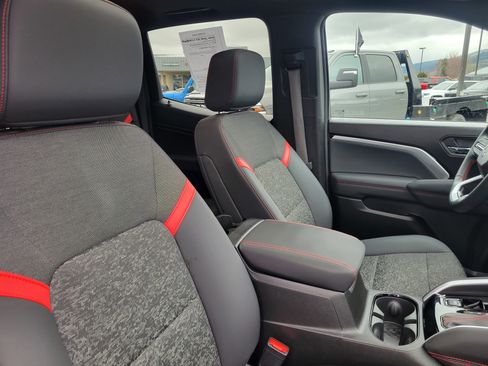 Used 2024 Chevrolet Colorado Z71 w/ Z71 Convenience Package 2 image 20