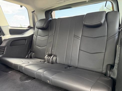 Used 2020 Cadillac Escalade Premium Luxury w/ Escalade Sport Edition AWD/4WD image 14